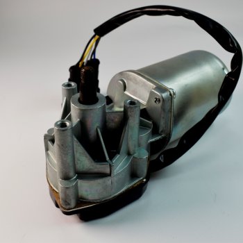 Моторедуктор стеклоочистителя Cartronic CRTR0101582 вал 10мм, колодка AMP 18.5215090-10 Ref.