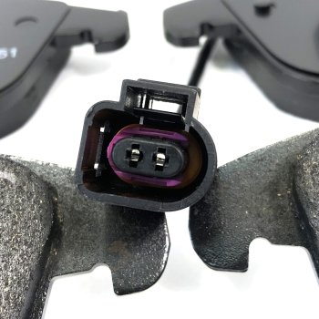 Колодки торм. передние Cartronic CRTR0135975 Ref.5N0698151